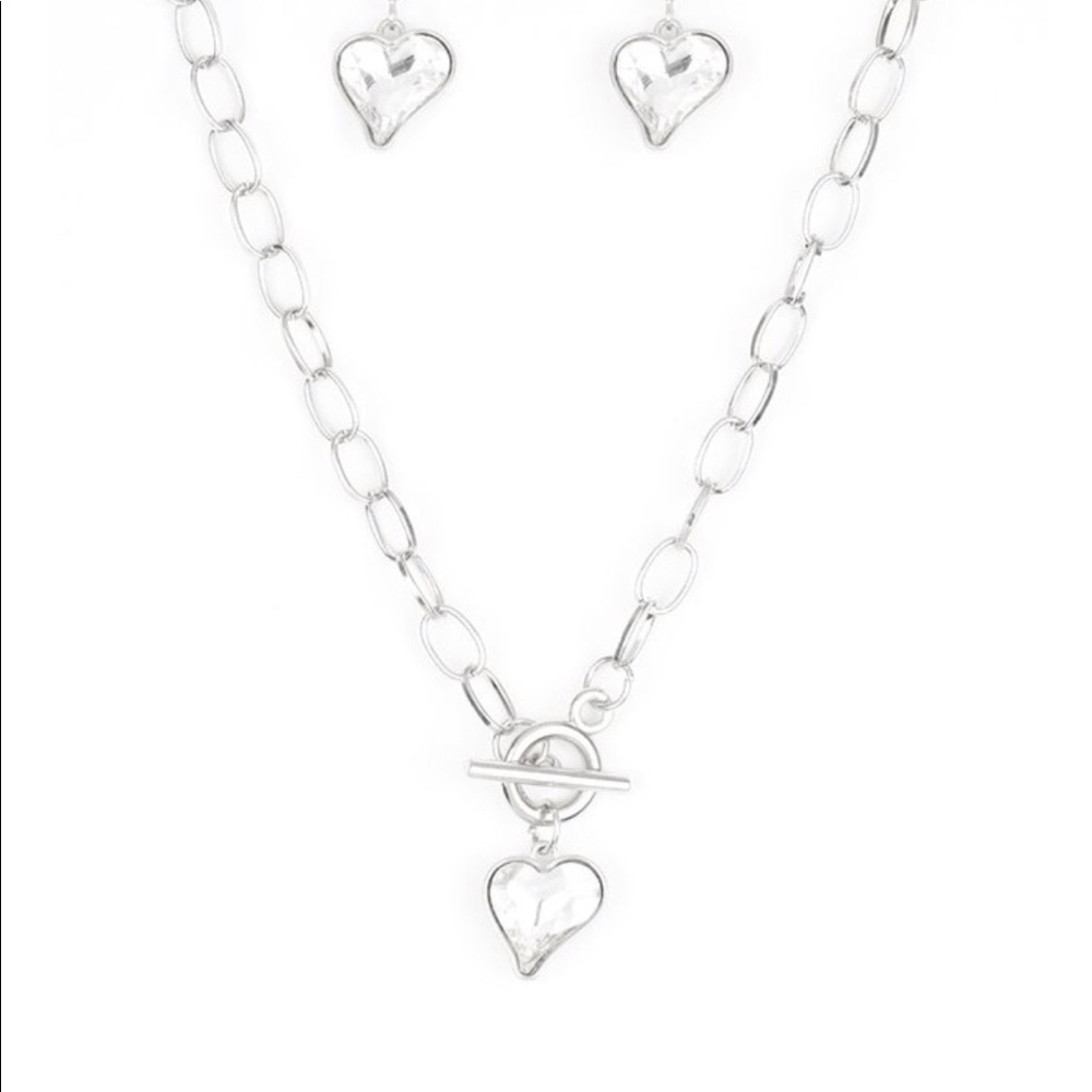 Paparazzi heart necklace